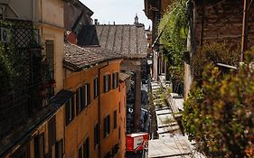 Pantheon Square Family Apartment